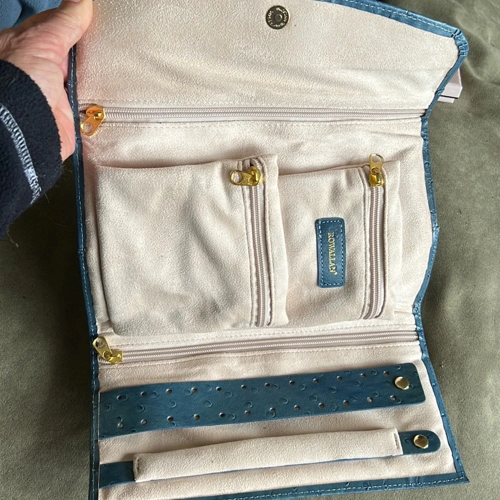 ROWALLAN JEWELRY CASE - Picture 3 of 4
